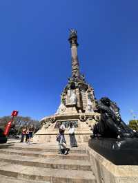 【コロンブスの記念塔（Mirador de Colom）｜ラ・ランブラ通りの海を指さす探検家】