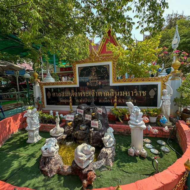 ศาลสมเด็จพระเจ้าตากสิน@วัดลุ่มมหาชัยชุมพล