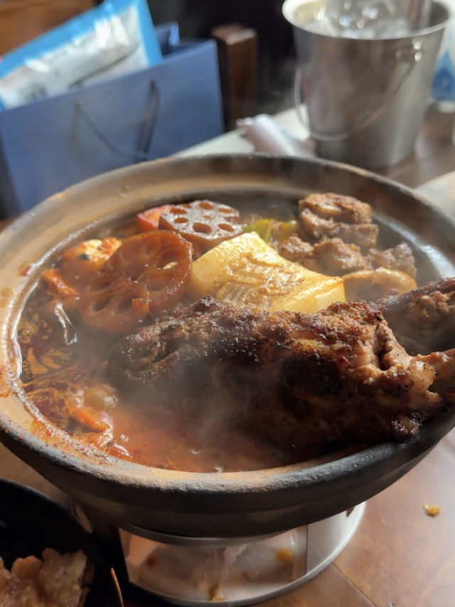 홍콩 감성 낭낭 용용선생 성수 플래그쉽