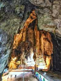 Batu Caves Temple: A Stairway to Spiritual Splendor