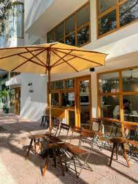 Le Blanc.Coffee & Space