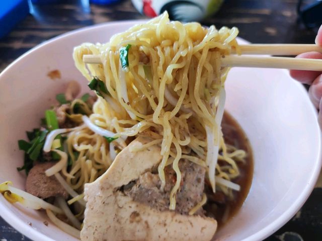 ก๋วยเตี๋ยวร้านเก่าแก่เมืองกรุงเก่า เปิดมากว่า 70ปี