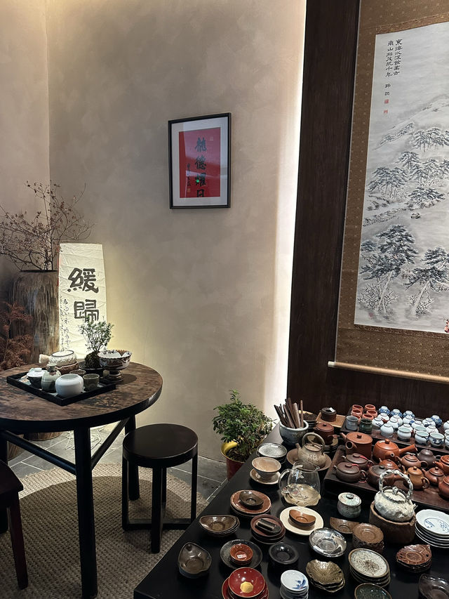 Experience the Charm of a Teahouse in Zhuhai, China 🇨🇳 