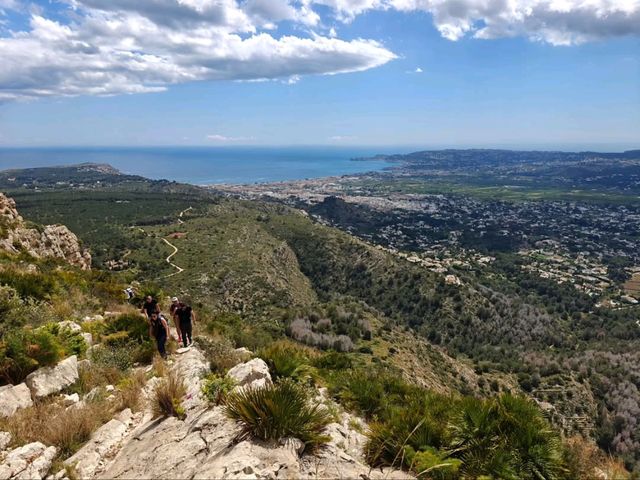 Cova del Montgó’s Got That Explorer Energy