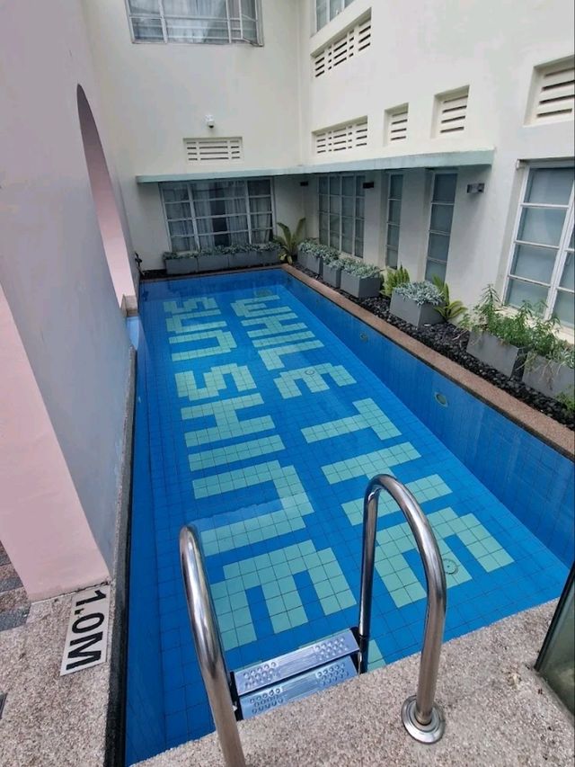 “Vintage Vibes in the Heart of Little India”
