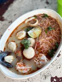  บังบัง ก๋วยเตี๋ยวเรือ 20 บาท