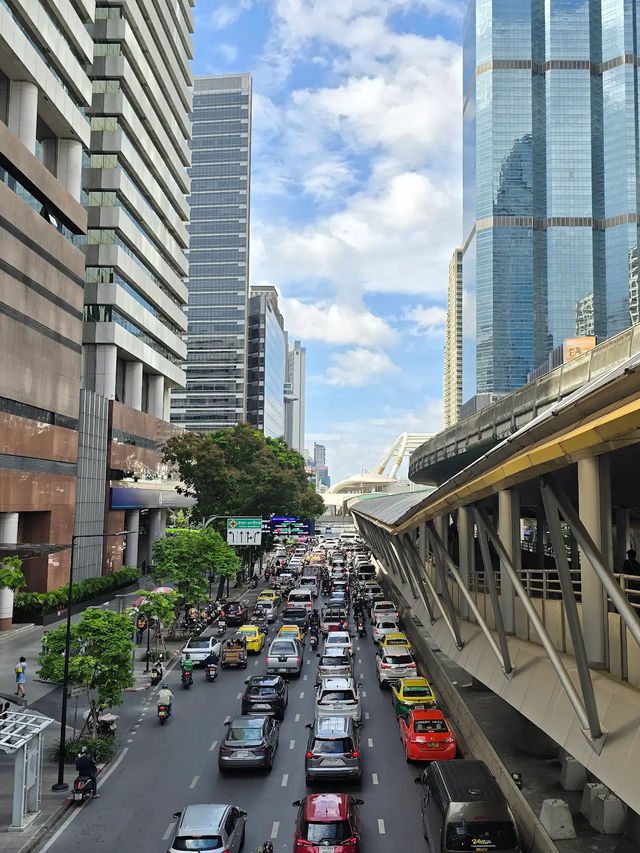 Skytrain & Skyline: The i Residence Silom Experience
