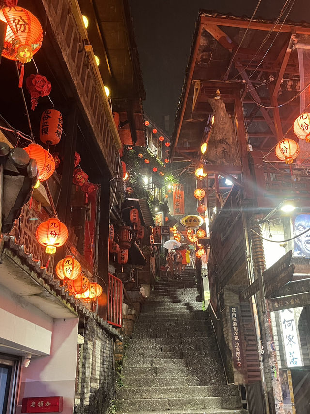 🌙 Jiufen Old Street at Night – A Hidden World After Dark