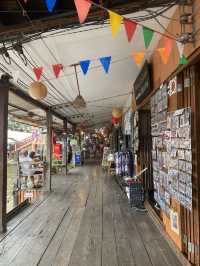 ตลาดน้ำเหล่าตั๊กลัก