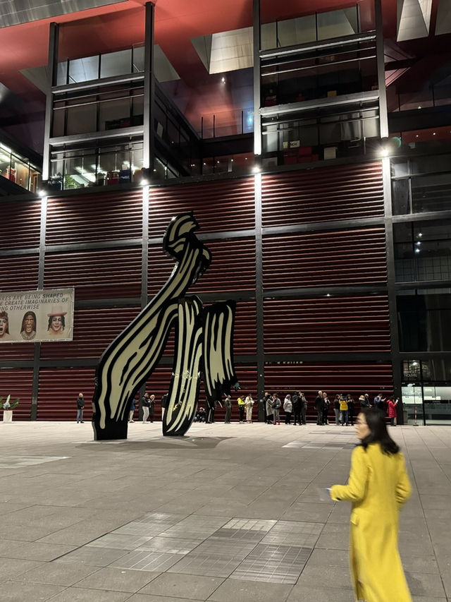 마드리드 현대미술의 심장, Museo Nacional Centro de Arte Reina Sofía 
