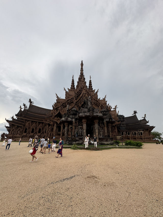 🪵 รีวิว: Sanctuary of Truth Museum