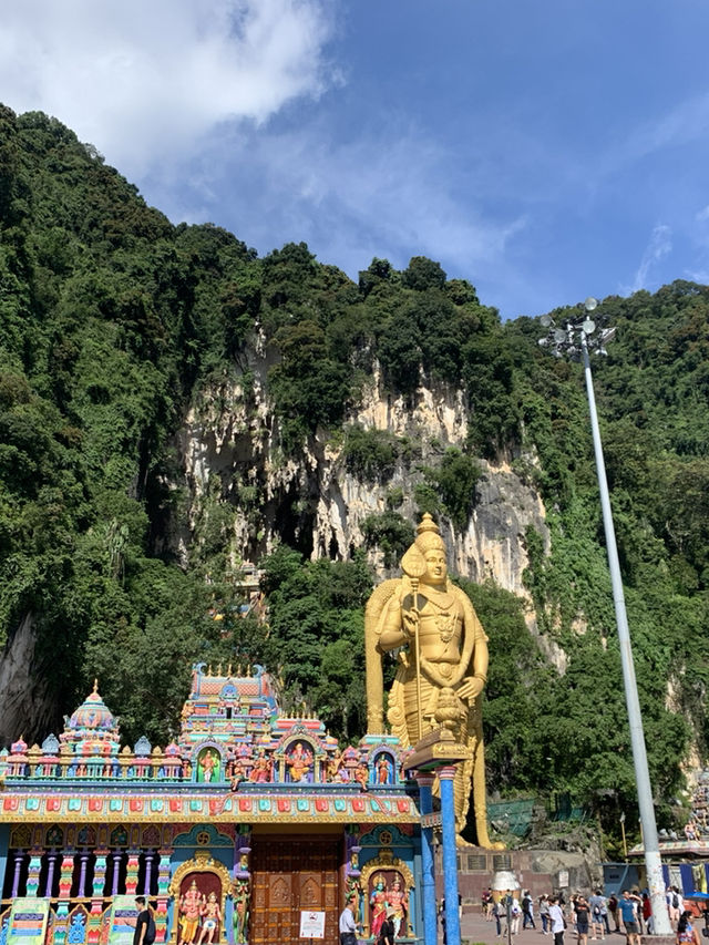 🕉️ Batu Caves: A Stairway to Color and Spirit
