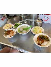 【台北ローカル飯の真骨頂】香滿園魯肉飯で白米が秒速で消えた話