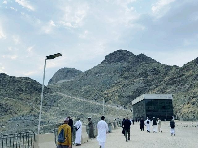 Climb to Light: A Spiritual Journey Up Jabal Al Nour