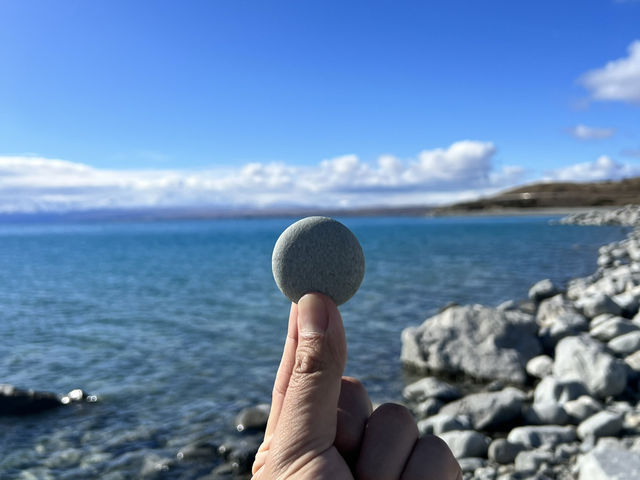   《冰河的藍色詩篇：Lake Pukaki》 💙🏔 