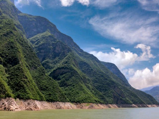 ⛰️ 장강 삼협: 대자연의 위대함을 느끼다