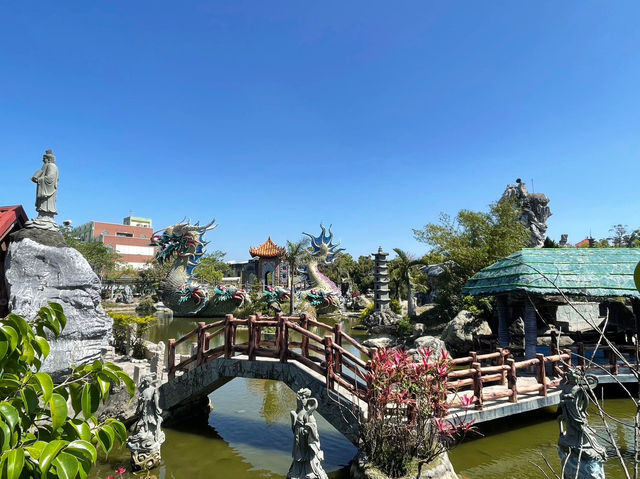 走進迷宮陣中~全台最大的主題寺廟公園! 走進迷宮陣中~全台最大的主題寺廟公園!