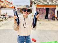 瀘沽湖|遙望「里格半島」、走走「情人灘」、「 大洛水村」隨意拍