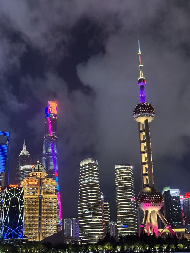晴天散步現代建築群好chill  