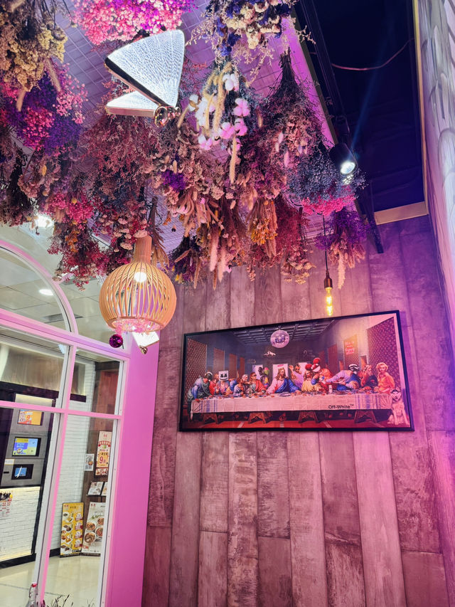 📍【荃灣慶祝畫碟西餐廳！海鮮控必試巨型龍蝦盤🦞】  
