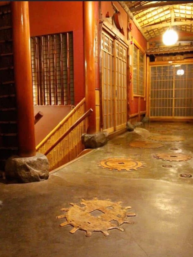 🏮 “Spirited Away” Vibes in Real Life – Would You Dare to Try? 🏮