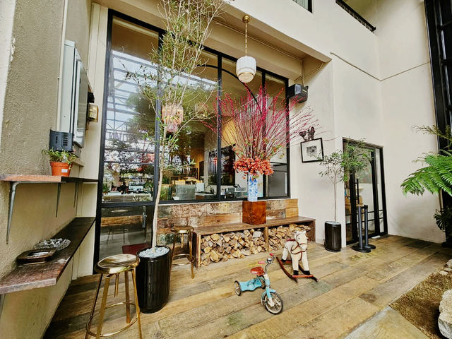 Knockknock Cafe JB