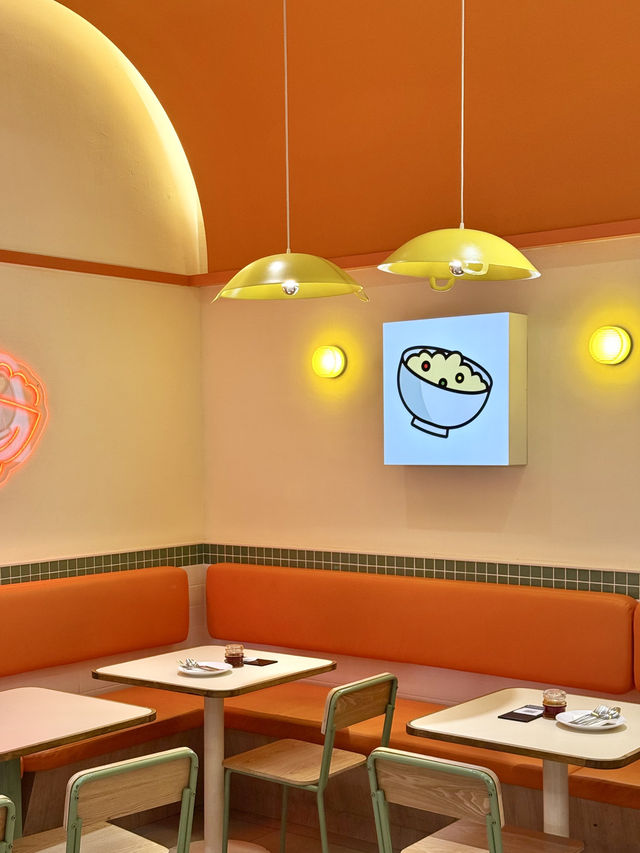 ร้านอาหารดัง  Fuiyoh It's Uncle Roger 
