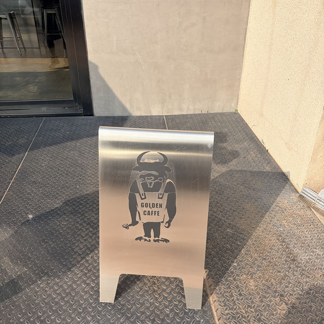(칭다오청양카페) 칭다오 청양 커피맛집 GOLDEN CAFFE戈登咖啡(万科魅力新城店)