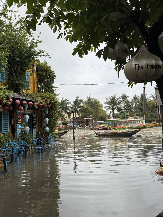 Hội An — The Lantern City 