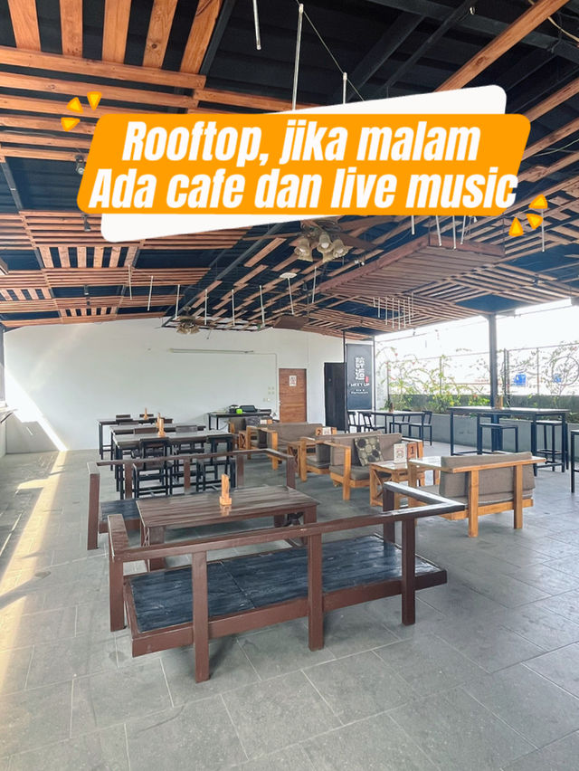 Hotel budget di Gajahmada, jantung ibu kota. 