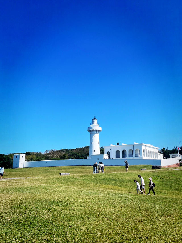 Celebrate the Holidays at Eluanbi Lighthouse & Christmas Souvenirs Collection Celebrate the Holidays at Eluanbi Lighthouse & Christmas Souvenirs Collection