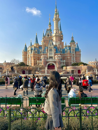 Why you must download the Shanghai Disneyland app