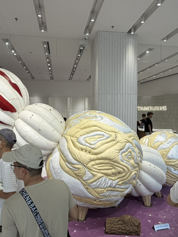 HAUS NOWHERE Shenzhen: The Giant Sculpture Everyone Is