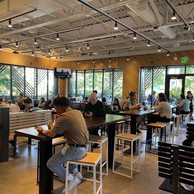 🇺🇸버섯버거가 환상적인 “Shake Shack University Village”