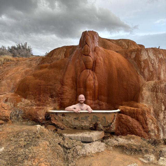 Other worldly hot springs, looks like Mars 🪐