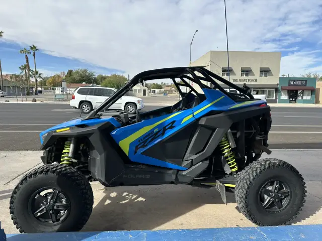 Road trip in Las Vegas Renting Off-road UVT