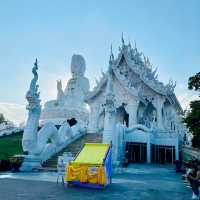 Wat Huay Pla Kang: A Soothing Journey of Spiritual Wonder 🇹🇭