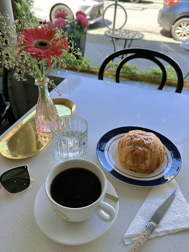 밴쿠버에서 가장 사랑스러운 Cafe Melo Patisserie 💕
