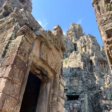 カンボジア/シェムリアップ】巨大な四面仏が圧巻！世界遺産の