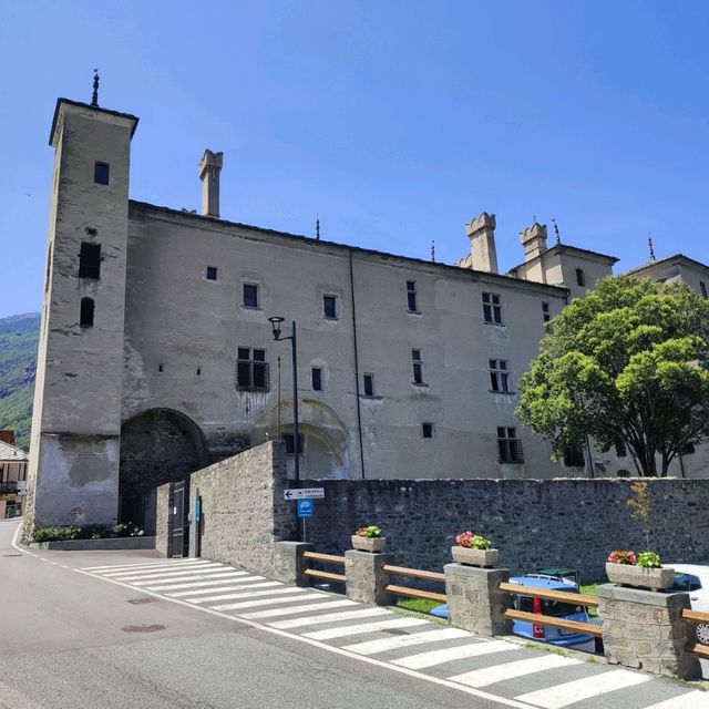 Feel Medieval History in Issogne Castle