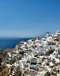 The splendor of Santorini: a Greek island oasis