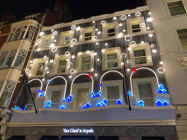 Bond St Christmas Lights Dazzling Elegances 