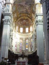 Genoa: Narrow Streets and Beautiful Churches