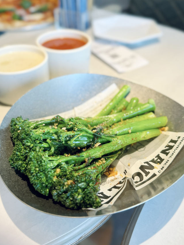 餐廳望住海旁，lunch set抵食