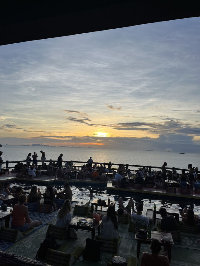 Amsterdam Bar – Ko Phangan’s Iconic Sunset Spot  