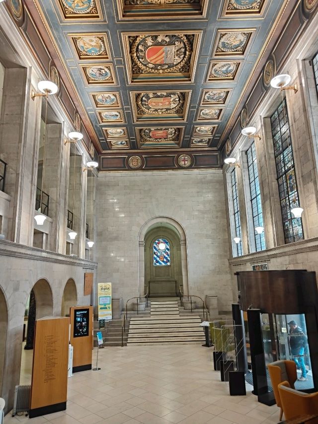 🏛️ Manchester Central Library: A Dome of Light and Layers of Knowledge