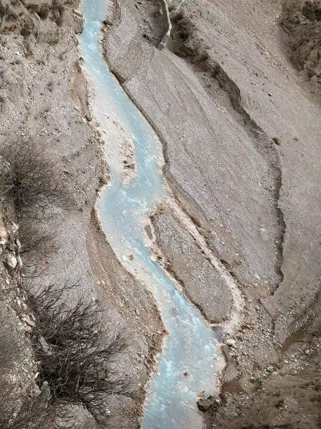 🌊 Maling River Canyon: China’s Turquoise Wonder Hidden in the Cliffs