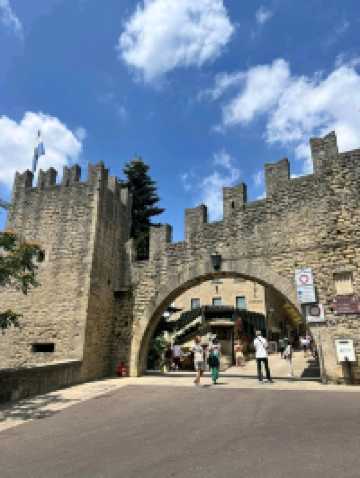 Discover San Marino: Tiny Country, Big Adventures! 🏰