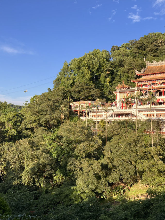 Grand scenery at Lingxiao Temple at Maokong Gondola