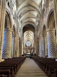 ✨ Durham Cathedral – A visitor experience full of awe and serenity ✨ 🌿🕯️
